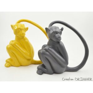 statue singe