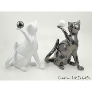 statue chat assis