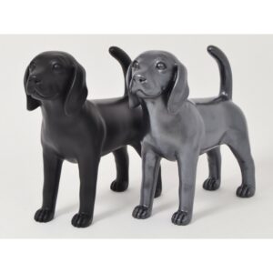 statue chien noir gris