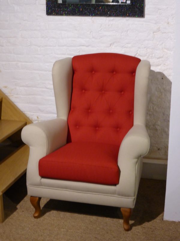 fauteuil-don-louis-tissus-rouge-beige-alc