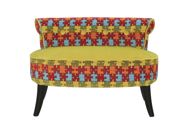 Banquette 2 places ANITA tissu uni vert et tissu motif puzzle rouge jaune bleu orange