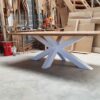 Table de salle à manger plateau bois massif pied central en métal blanc- atelier ébéniste Meubles Gibaud