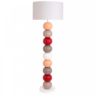 lampadaire rouge taupe