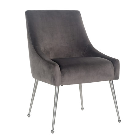 Chaise modele INDY avec tissu STONE pieds et poignee argent.
