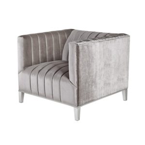 Fauteuil confortable en tissus gris avec 4 pieds argent chromé.