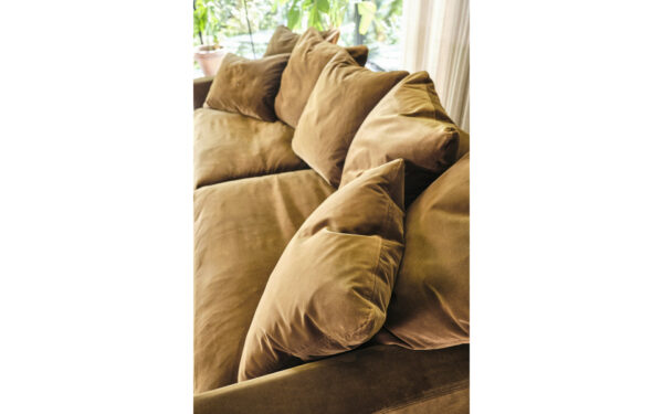 Canapé 3 places en plume très confortable avec coussins