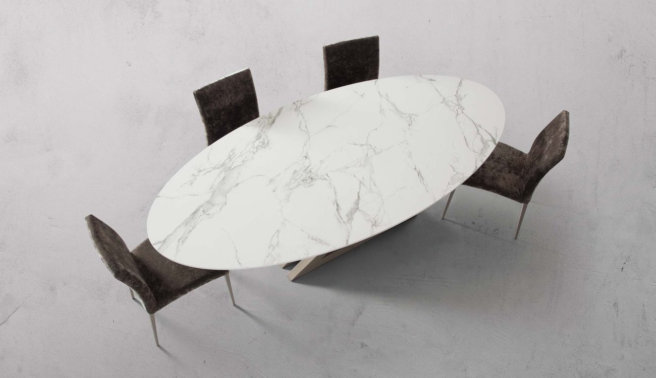 Grande table ovale original atypique, design haut de gamme, de qualité.