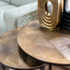 tables d'appoint rondes originales travaillés motifs géométriques