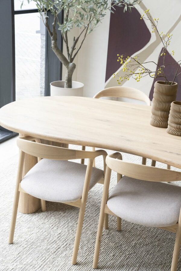 Chaise en bois avec assise en tissu au design minimaliste et moderne - VAYREN