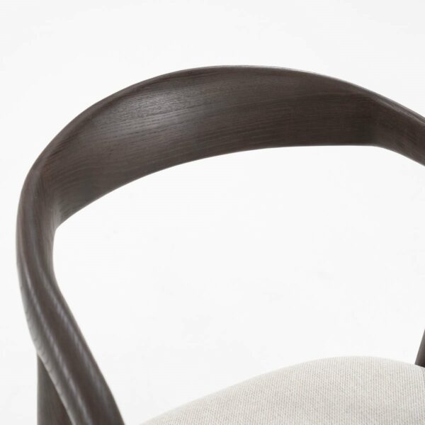 Chaise en bois foncé avec assise en tissu au design minimaliste et moderne - VAYREN