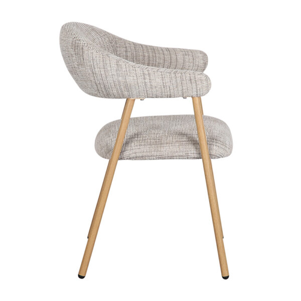 Chaise avec pied en acier effet chêne. Assise et dossier en tissu coloris gris offrant un bon confort