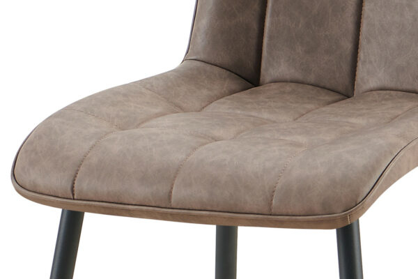 Chaise en PU disponible en trois coloris avec metal noir