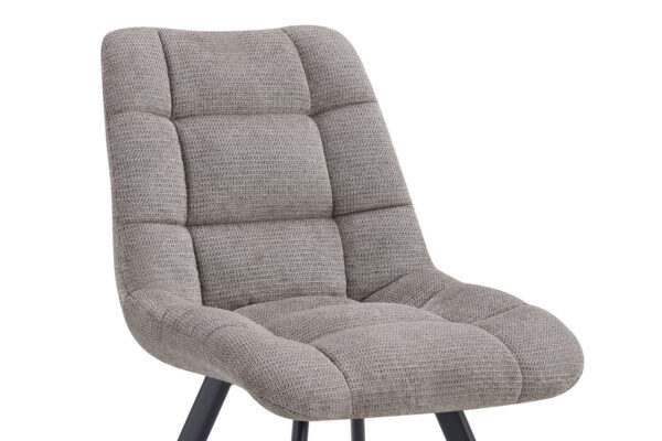 Chaise LIZZY en tissu capitonnée et pieds en métal noir. Déclinée dans 6 coloris