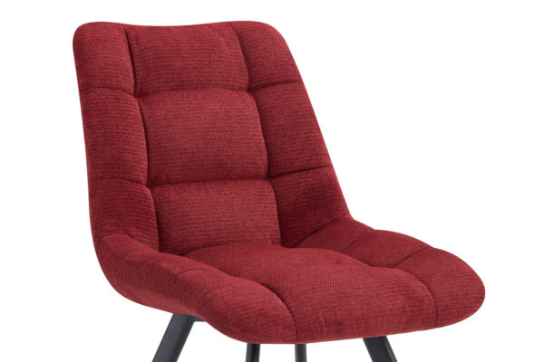 Chaise LIZZY en tissu capitonnée et pieds en métal noir. Déclinée dans 6 coloris