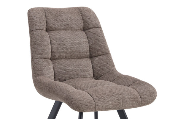 Chaise LIZZY en tissu capitonnée et pieds en métal noir. Déclinée dans 6 coloris