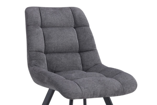 Chaise LIZZY en tissu capitonnée et pieds en métal noir. Déclinée dans 6 coloris