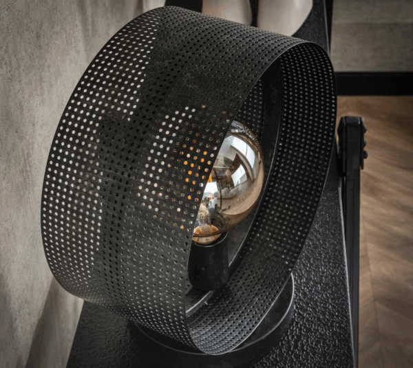 Lampe à poser en métal style industriel avec ampoule a filament apparente