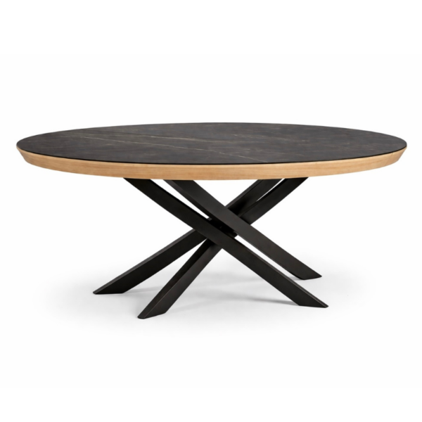 Table en céramique ronde offrant un large choix de personnalisation. Plusieurs céramiques disponibles, ceinture de table en chêne ou noyer, et coloris du pied noir ou bronze. Plusieurs dimensions possibles.
