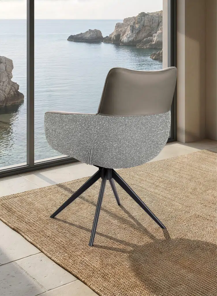 Chaise EVA avec accoudoirs en cuir et tissu avec assise pivotante. Coloris GRIS