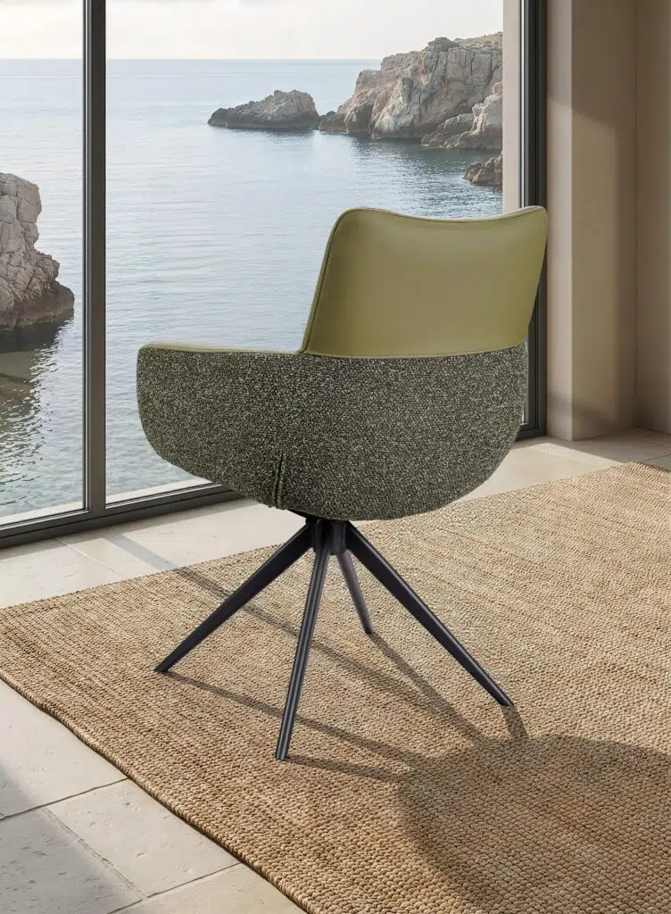 Chaise EVA avec accoudoirs en cuir et tissu avec assise pivotante. Coloris VERT
