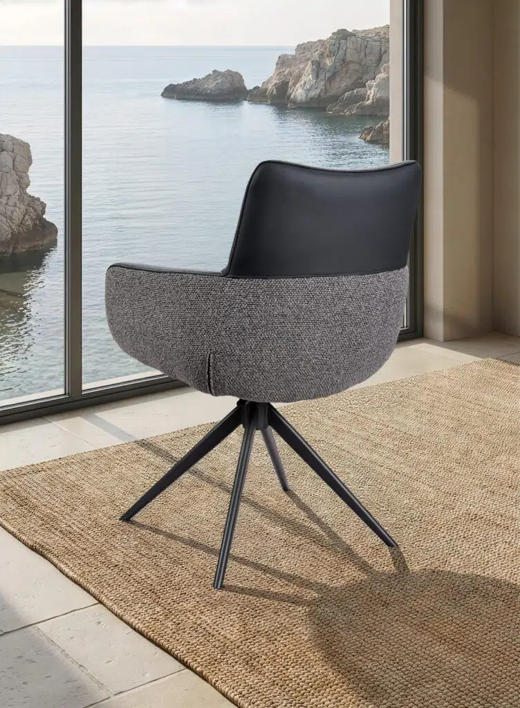 Chaise EVA avec accoudoirs en cuir et tissu avec assise pivotante. Coloris NOIR